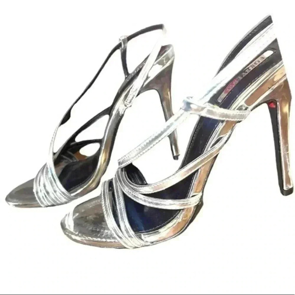 Forget 21 Gorgeous silver Strappy heel sandals - Picture 2 of 11